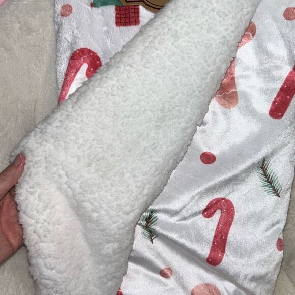 Christmas gingerbread baby blanket Sherpa Christmas trees - Picture 3 of 4